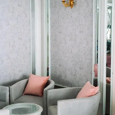 Beso Hotel 4*