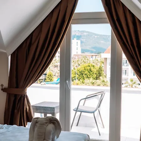 Beso Hotel 4*